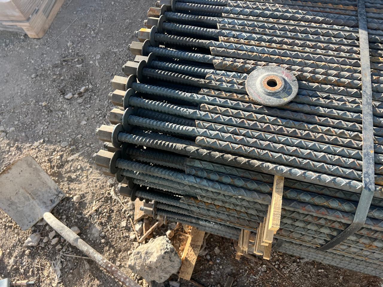 Lotes de anclas Rebar de acero corrugado y placa domo